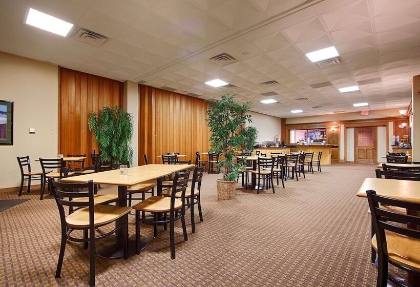 Crossroads Hotel And Event Center