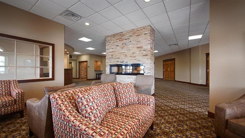 Crossroads Hotel And Event Center