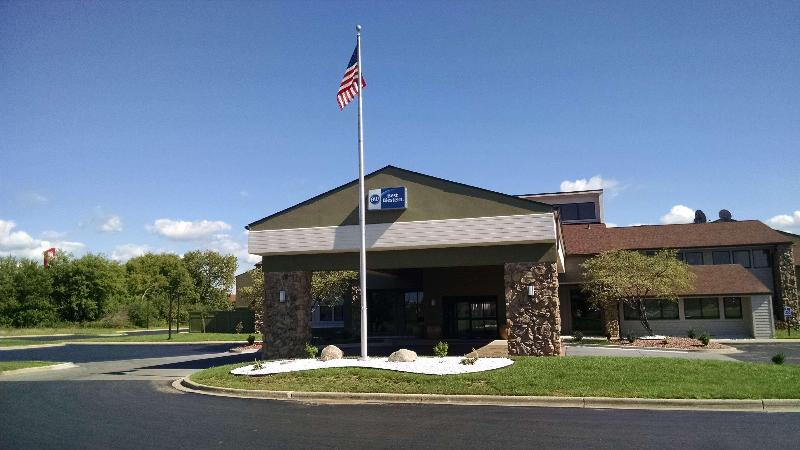 Crossroads Hotel And Event Center