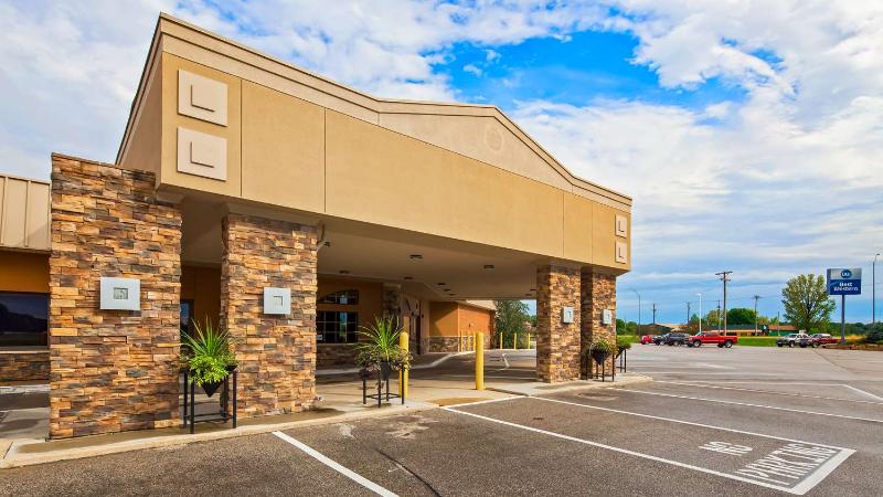 Crossroads Hotel And Event Center