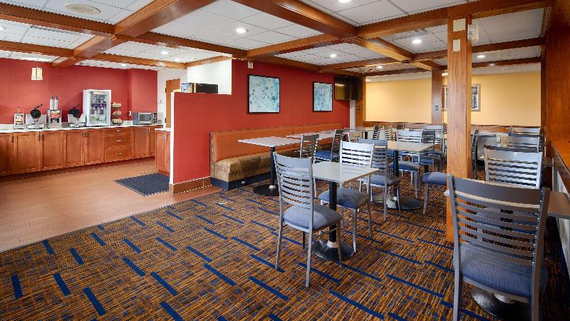 Crossroads Hotel And Event Center