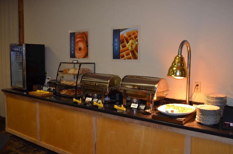 Crossroads Hotel And Event Center