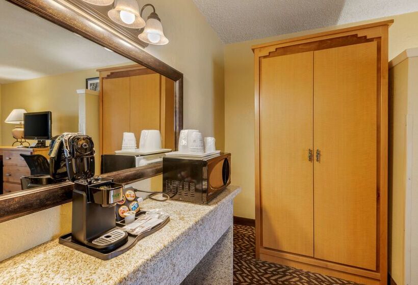 Отель Best Western Turquoise Inn & Suites