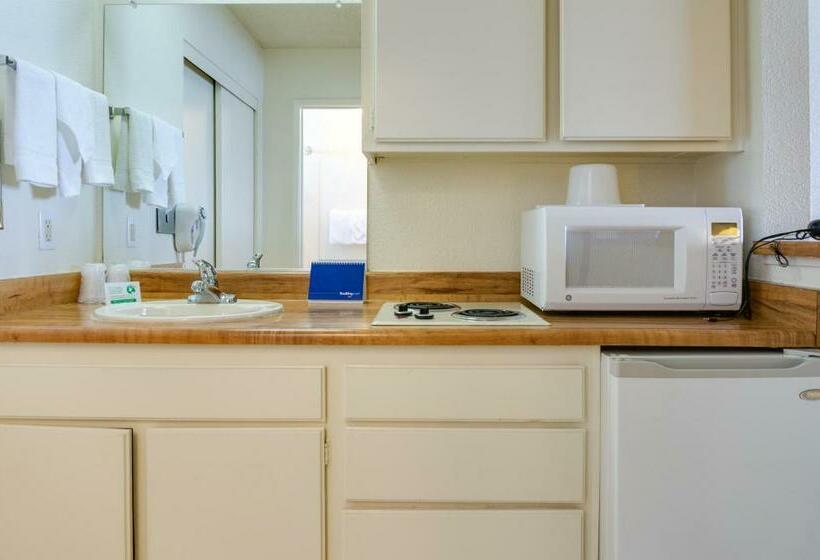 هتل California Suites