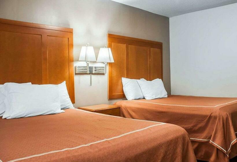 هتل Castle Inn & Suites Niagara Falls
