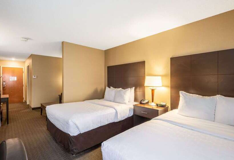 בית מלון כפרי Clarion Pointe Harrisonburg