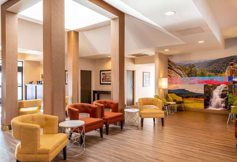 בית מלון כפרי Clarion Pointe Harrisonburg