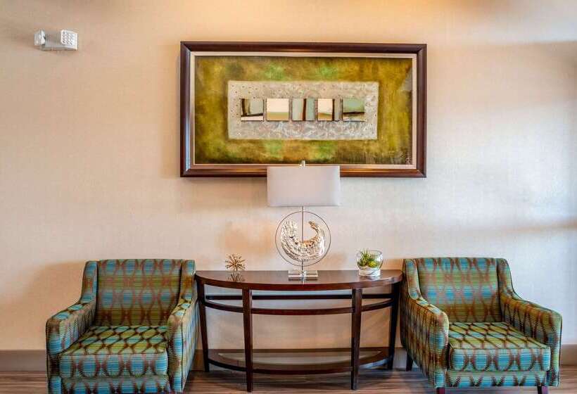 בית מלון כפרי Clarion Pointe Harrisonburg