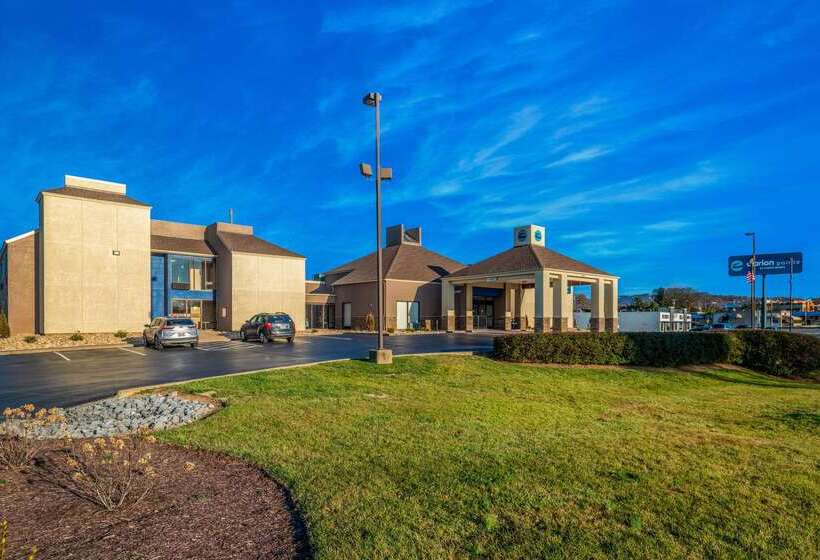 בית מלון כפרי Clarion Pointe Harrisonburg
