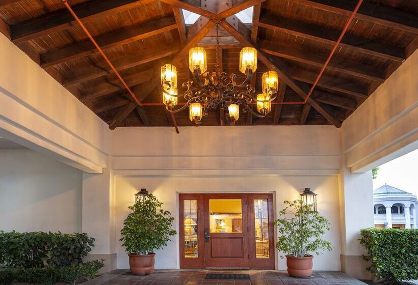 هتل Clocktower Inn Ventura