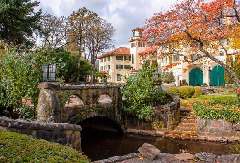 Columbia Gorge Hotel & Spa