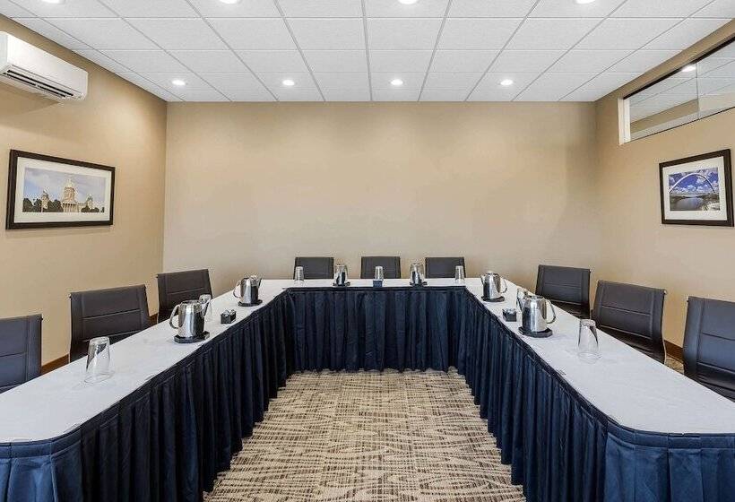 هتل Comfort Inn & Suites Event Center