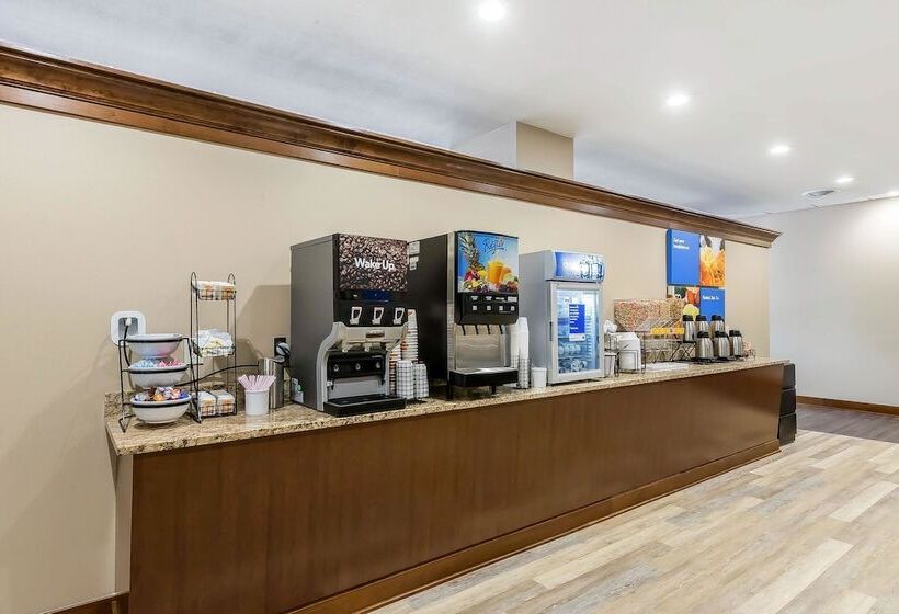 هتل Comfort Inn & Suites Event Center