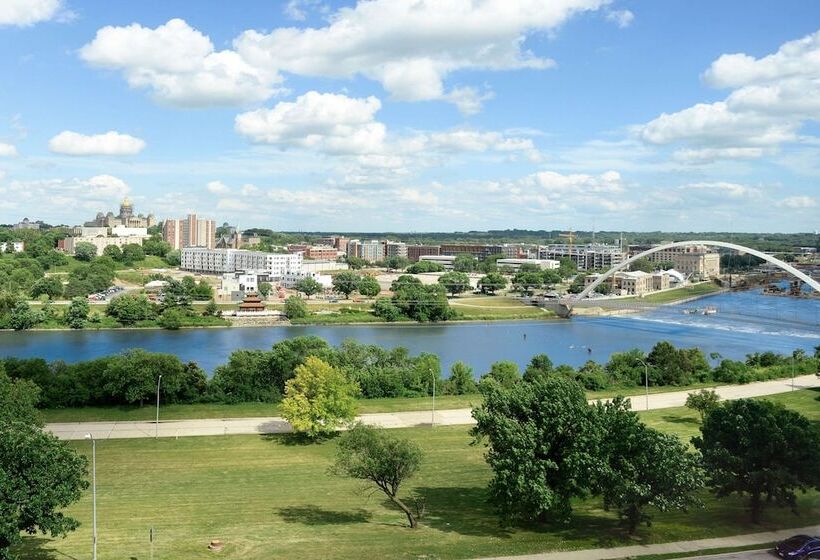 هتل Comfort Inn & Suites Event Center