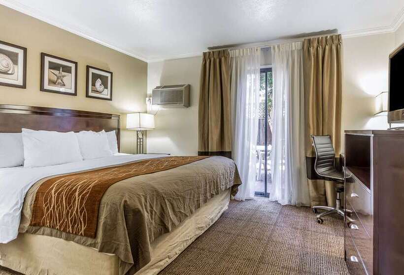 هتل Comfort Inn