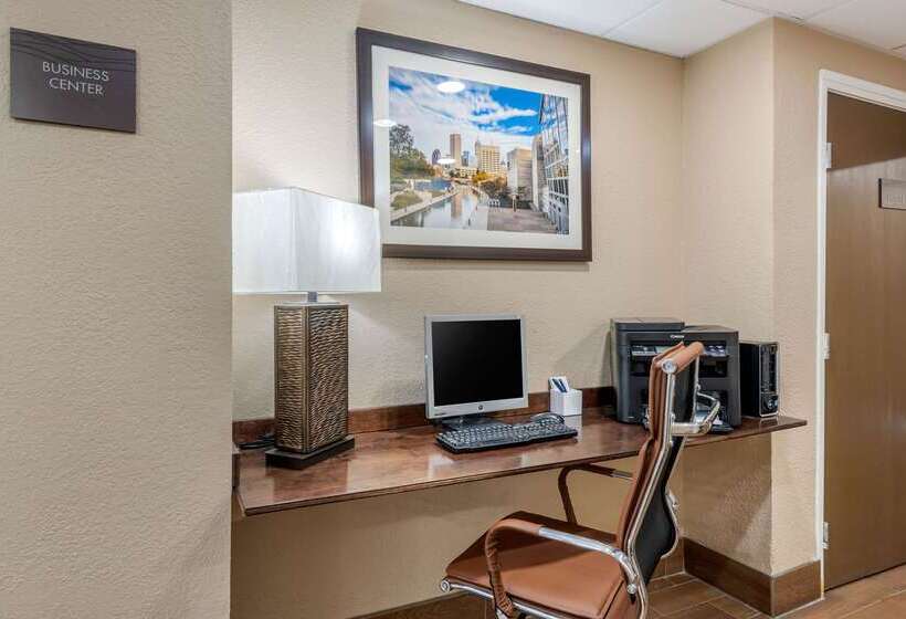 هتل Comfort Inn South