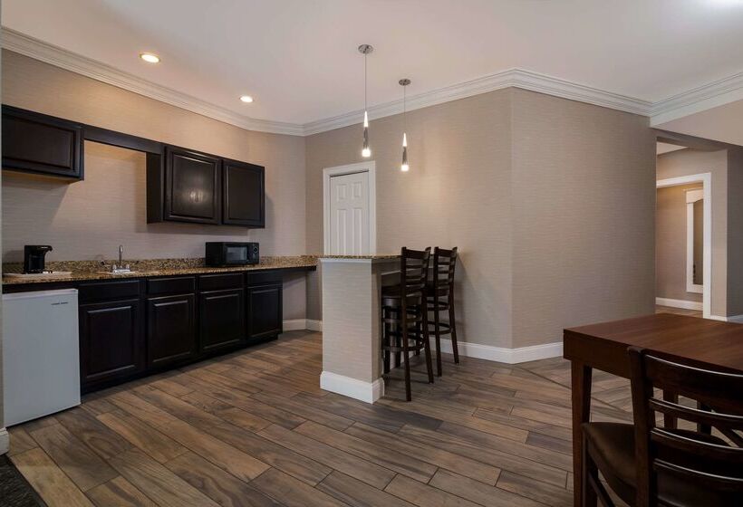 فندق Comfort Inn & Suites Plattsburgh  Morrisonville