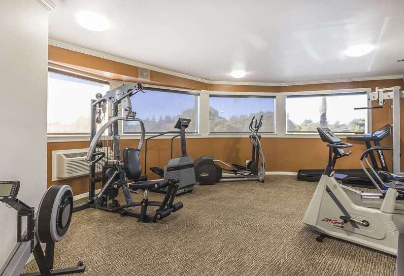 هتل Comfort Inn Sunnyvale  Silicon Valley