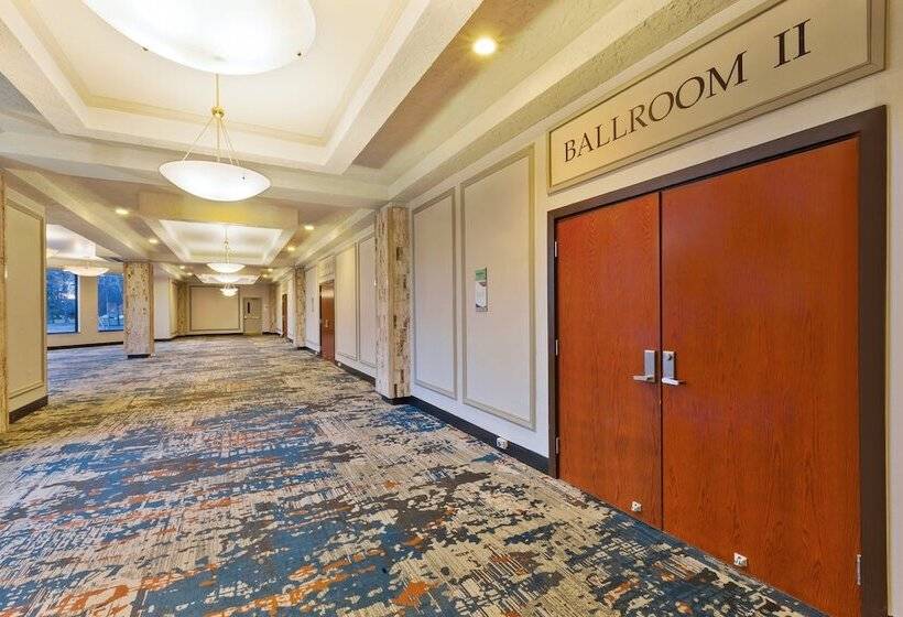هتل Crowne Plaza Columbus North   Worthington, An Ihg