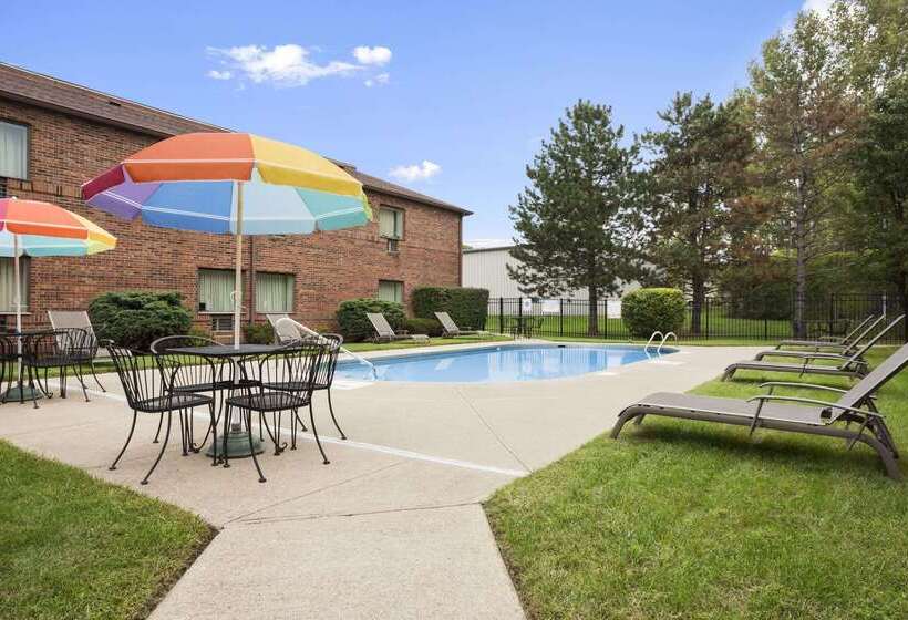 בית מלון כפרי Days Inn By Wyndham Middletown