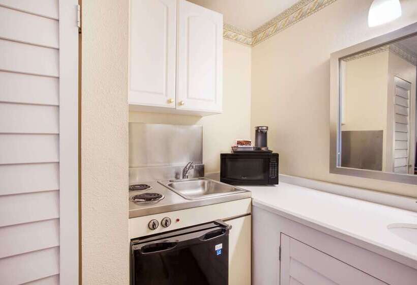 Days Inn By Wyndham San Diego Hotel Circle