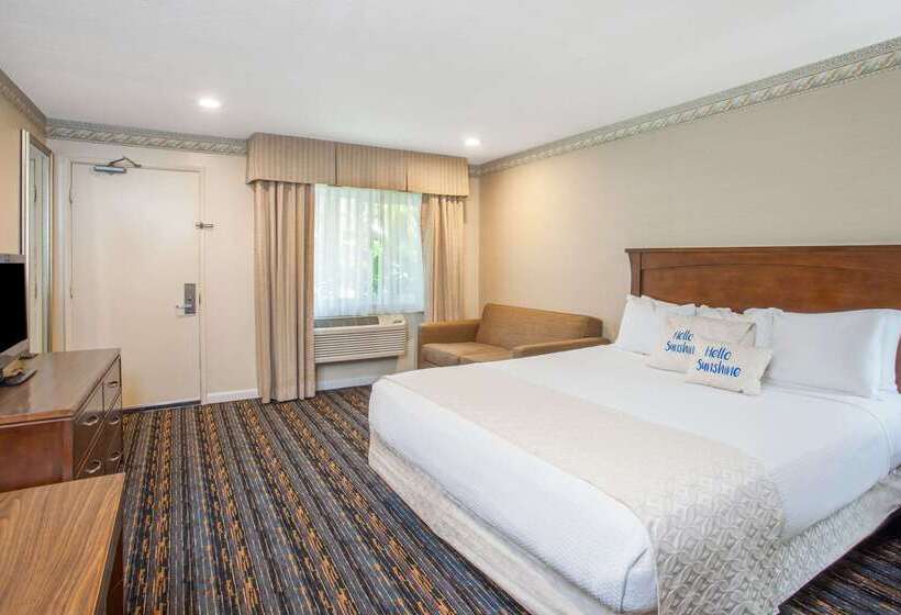 هتل Days Inn By Wyndham San Diego  Circle Near Seaworld