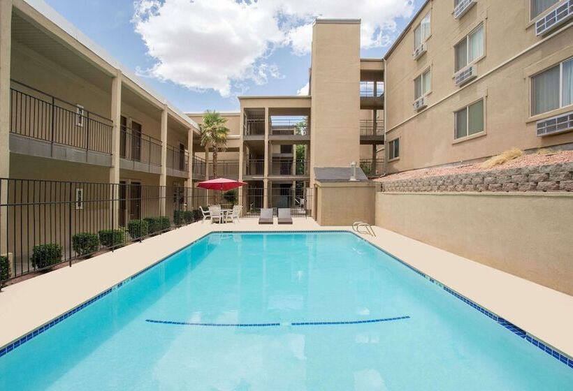 هتل Days Inn By Wyndham St. George