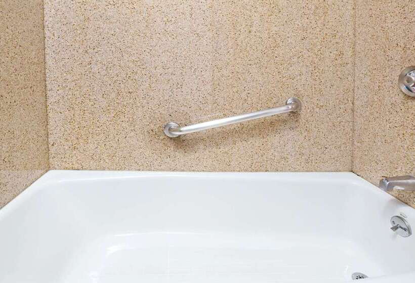 בית מלון כפרי Days Inn By Wyndham West Covina