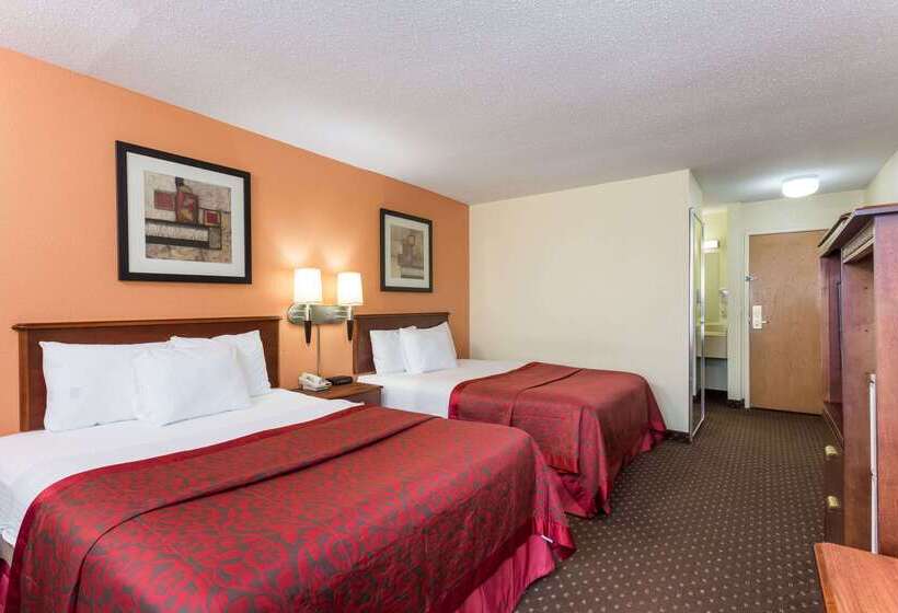 هتل Days Inn & Suites By Wyndham Bloomington/normal Il