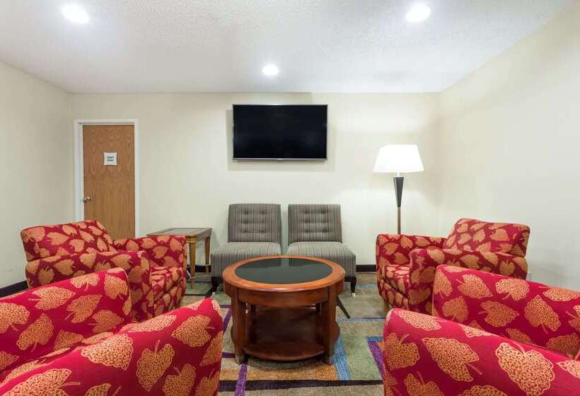 Hotel Days Inn & Suites By Wyndham Bloomington/normal Il