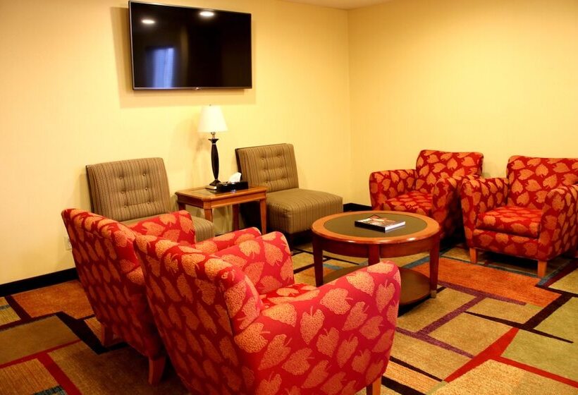 هتل Days Inn & Suites By Wyndham Bloomington/normal Il