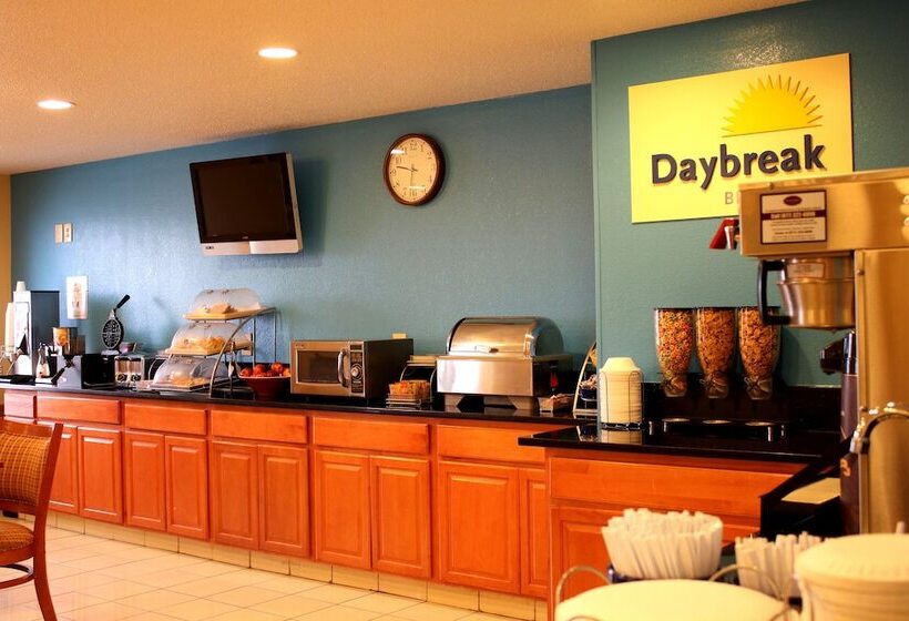 هتل Days Inn & Suites By Wyndham Bloomington/normal Il