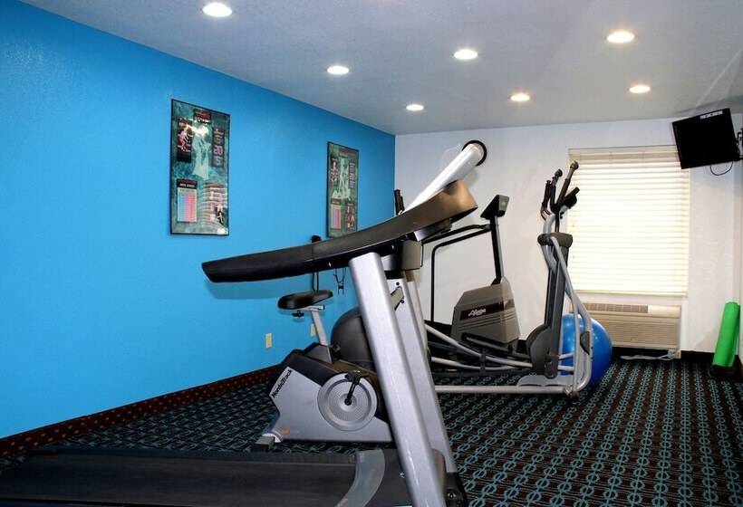 هتل Days Inn & Suites By Wyndham Bloomington/normal Il