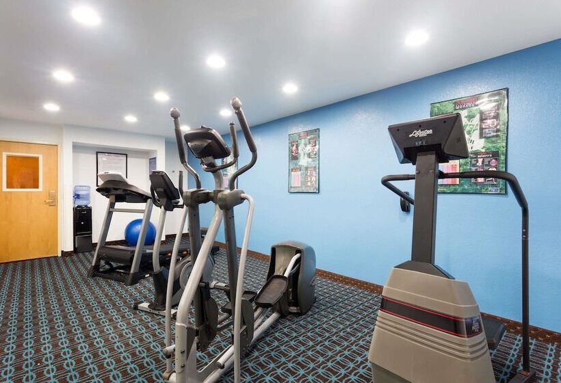 هتل Days Inn & Suites By Wyndham Bloomington/normal Il