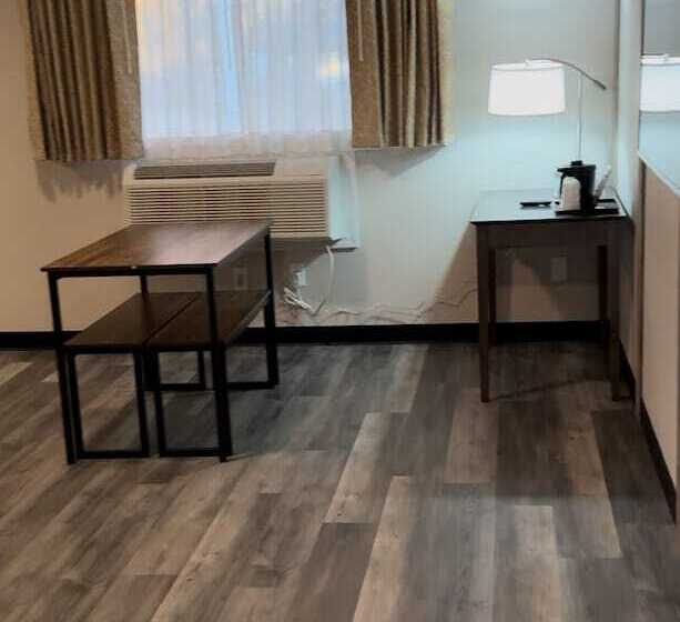 هتل Days Inn And Suites By Wyndham Port Huron