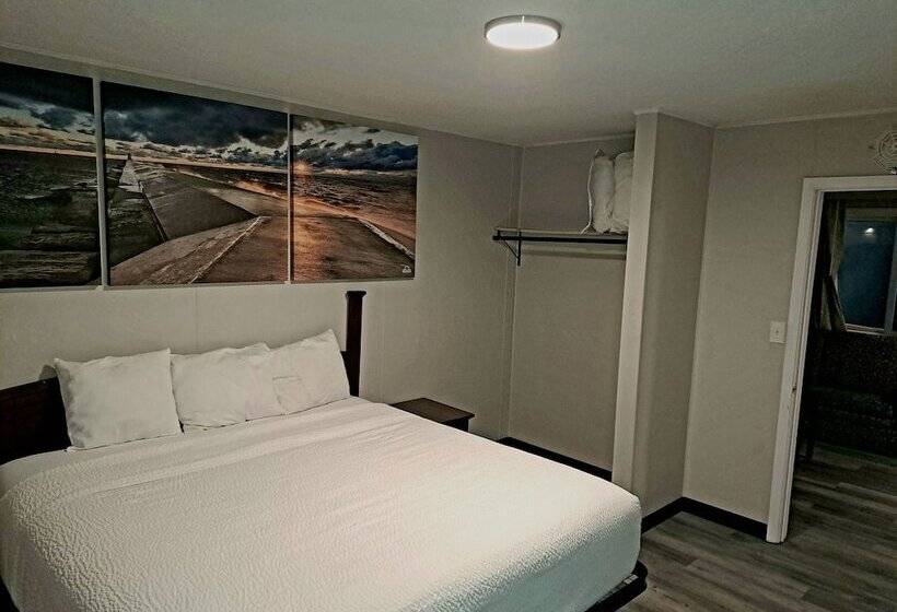 هتل Days Inn And Suites By Wyndham Port Huron
