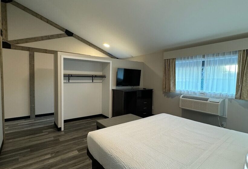 هتل Days Inn And Suites By Wyndham Port Huron