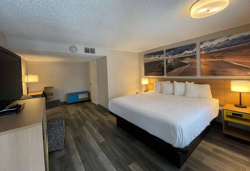 هتل Days Inn And Suites By Wyndham Port Huron