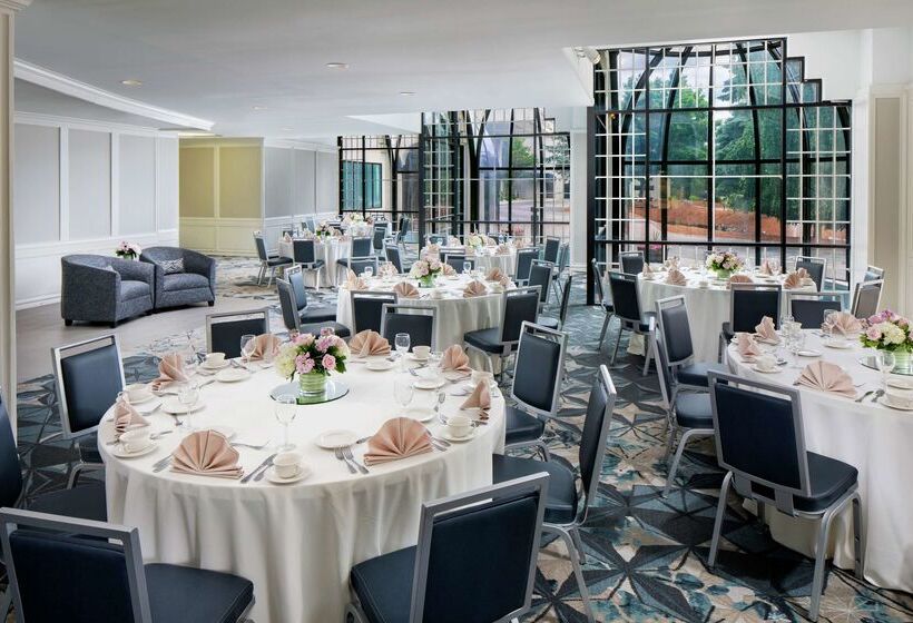 فندق Doubletree By Hilton Nashua