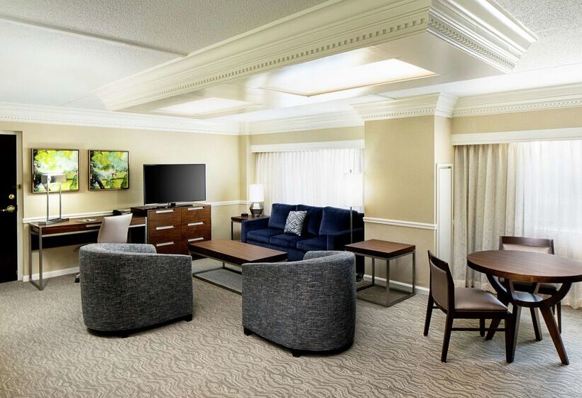 فندق Doubletree By Hilton Nashua