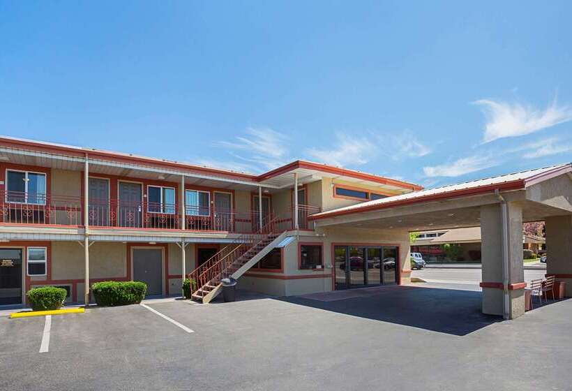 בית מלון כפרי Econo Lodge Hurricane Zion Park Area