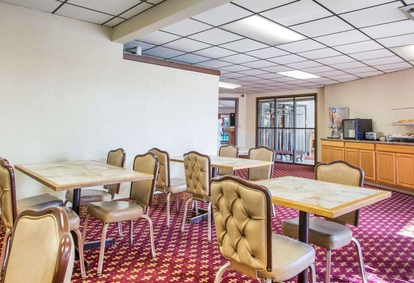 Hotel Econo Lodge Inn And Suites Stevens Point