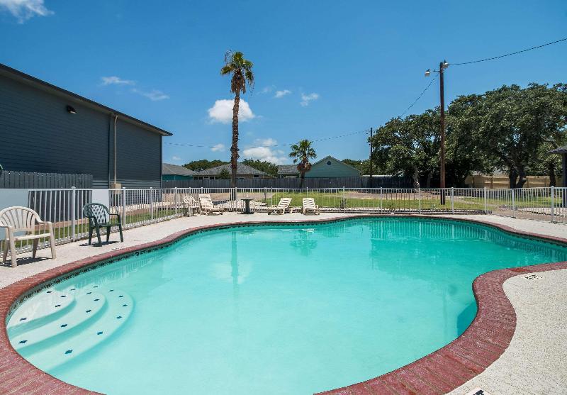 هتل Econo Lodge Inn & Suites Fulton  Rockport
