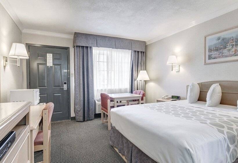 هتل Econo Lodge Van Horn