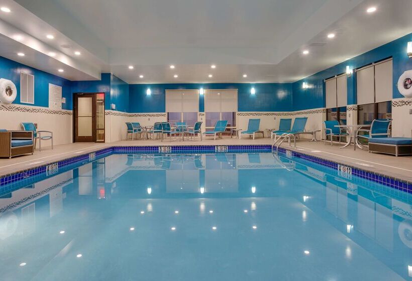 Отель Hampton Inn & Suites Philadelphia/bensalem