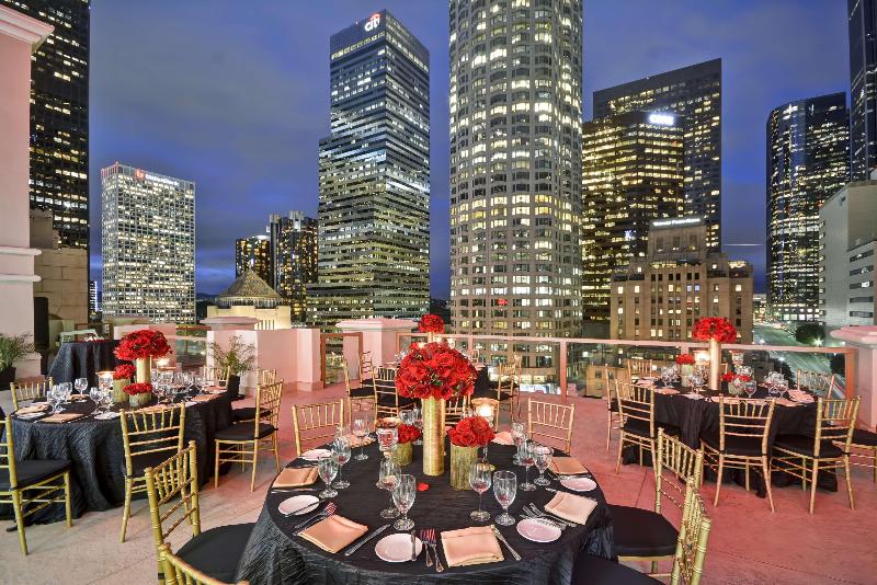 فندق Hilton Checkers Los Angeles