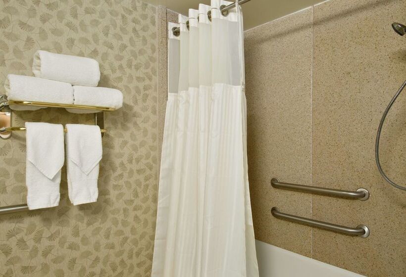هتل Hilton College Station & Conference Center