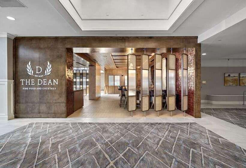 هتل Hilton College Station & Conference Center