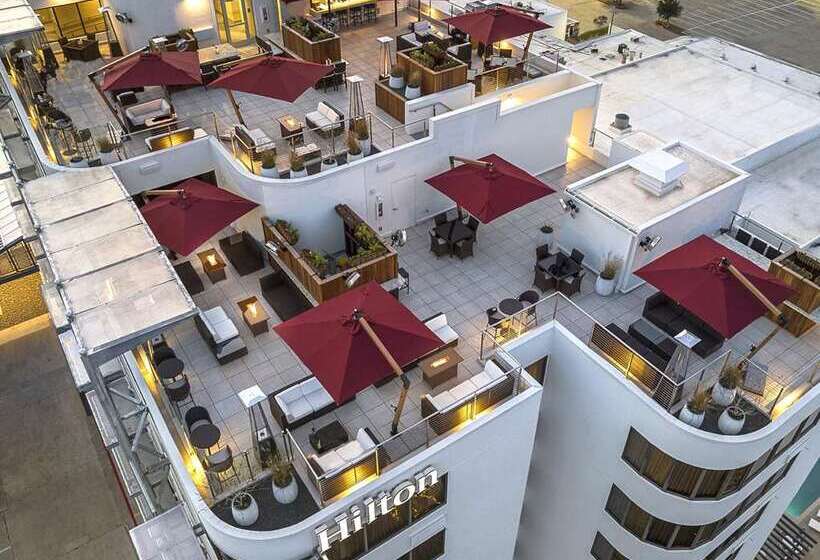 هتل Hilton College Station & Conference Center