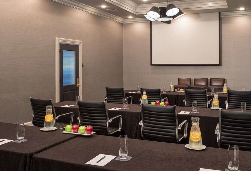 هتل Hilton Wilmington/christiana